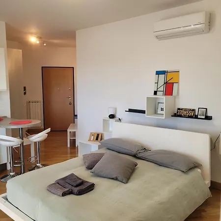 Mini House - 3 Min Dal Gra By Followgreenhouserome *